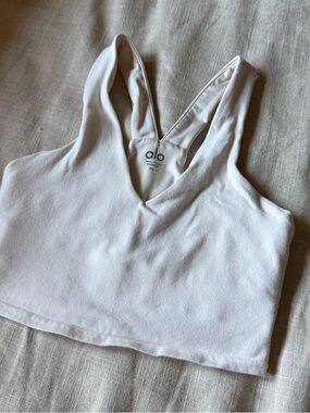 ALO Yoga White V-Neck Cropped Tank